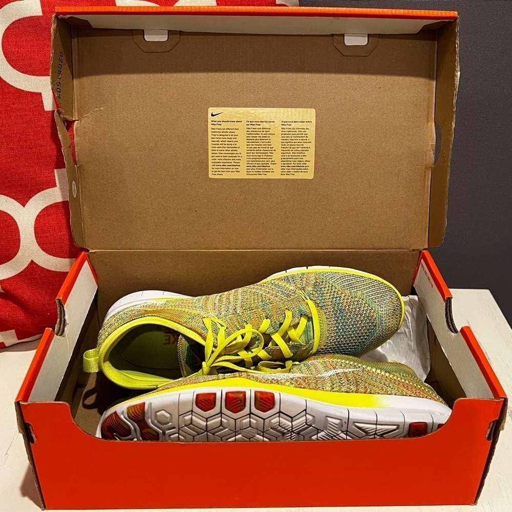 Like New: Nike Free Flyknit Running Sneakers. Wmns Size 9.5 Volt/White/Hot Lava - Picture 8 of 8